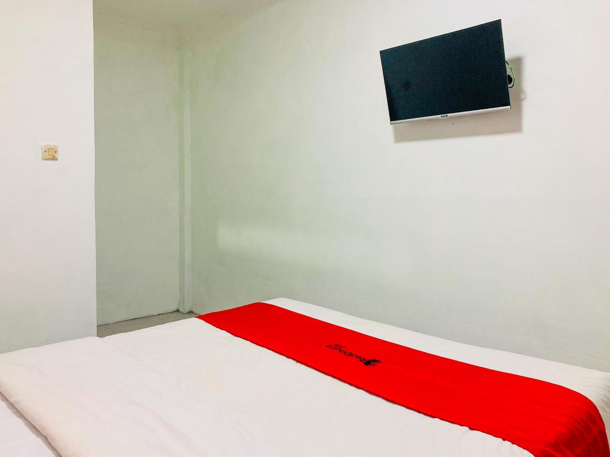 ホテル Reddoorz Syariah Near Umy Yogyakarta 2 Ngabean エクステリア 写真