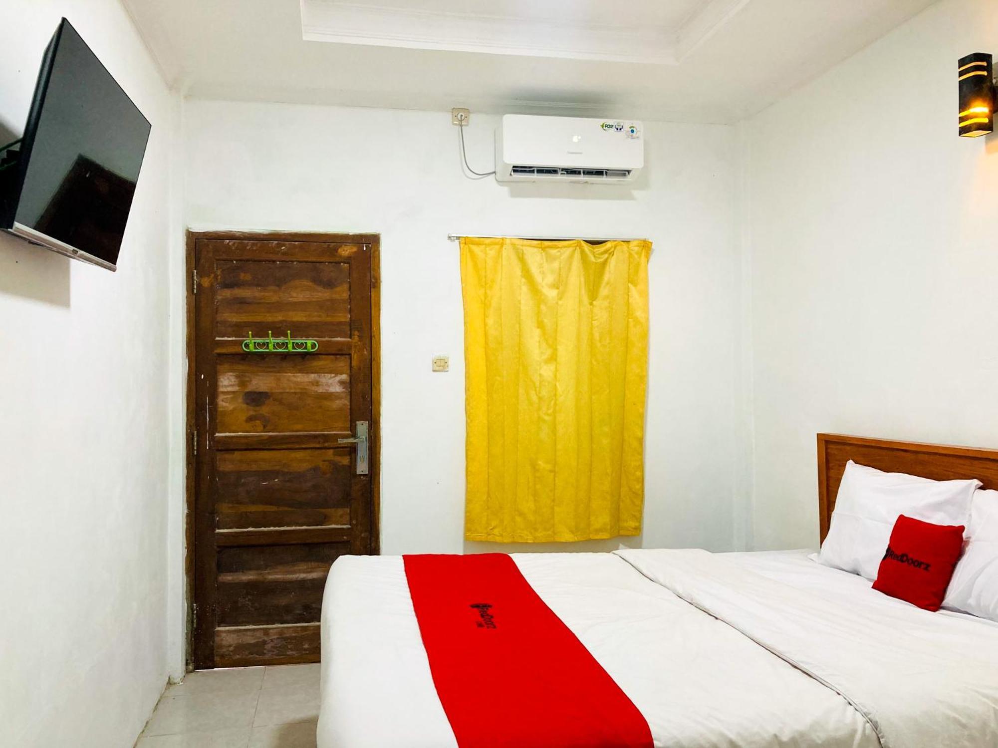 ホテル Reddoorz Syariah Near Umy Yogyakarta 2 Ngabean エクステリア 写真