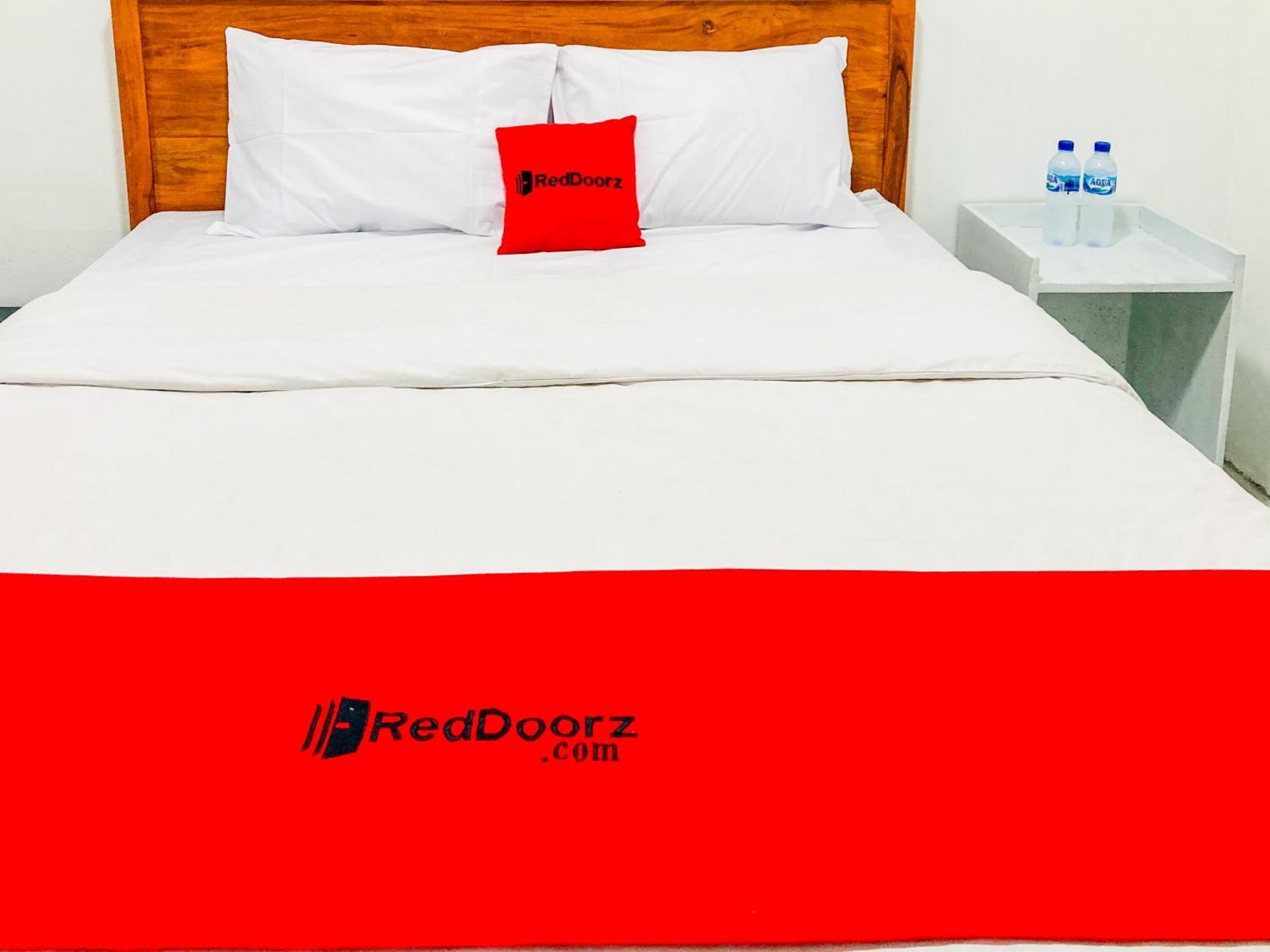 ホテル Reddoorz Syariah Near Umy Yogyakarta 2 Ngabean エクステリア 写真